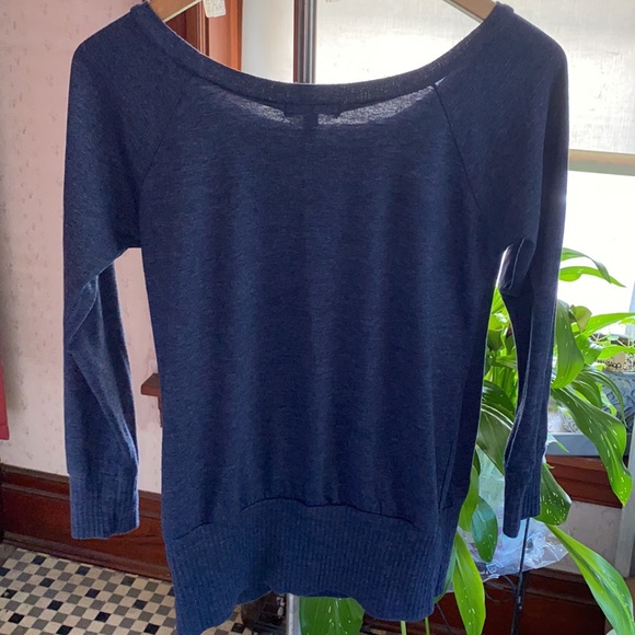 Women's Delia*s LOVE Lightweight 3/4 Sleeve Crew Neck Sweater - Picture 5 of 5